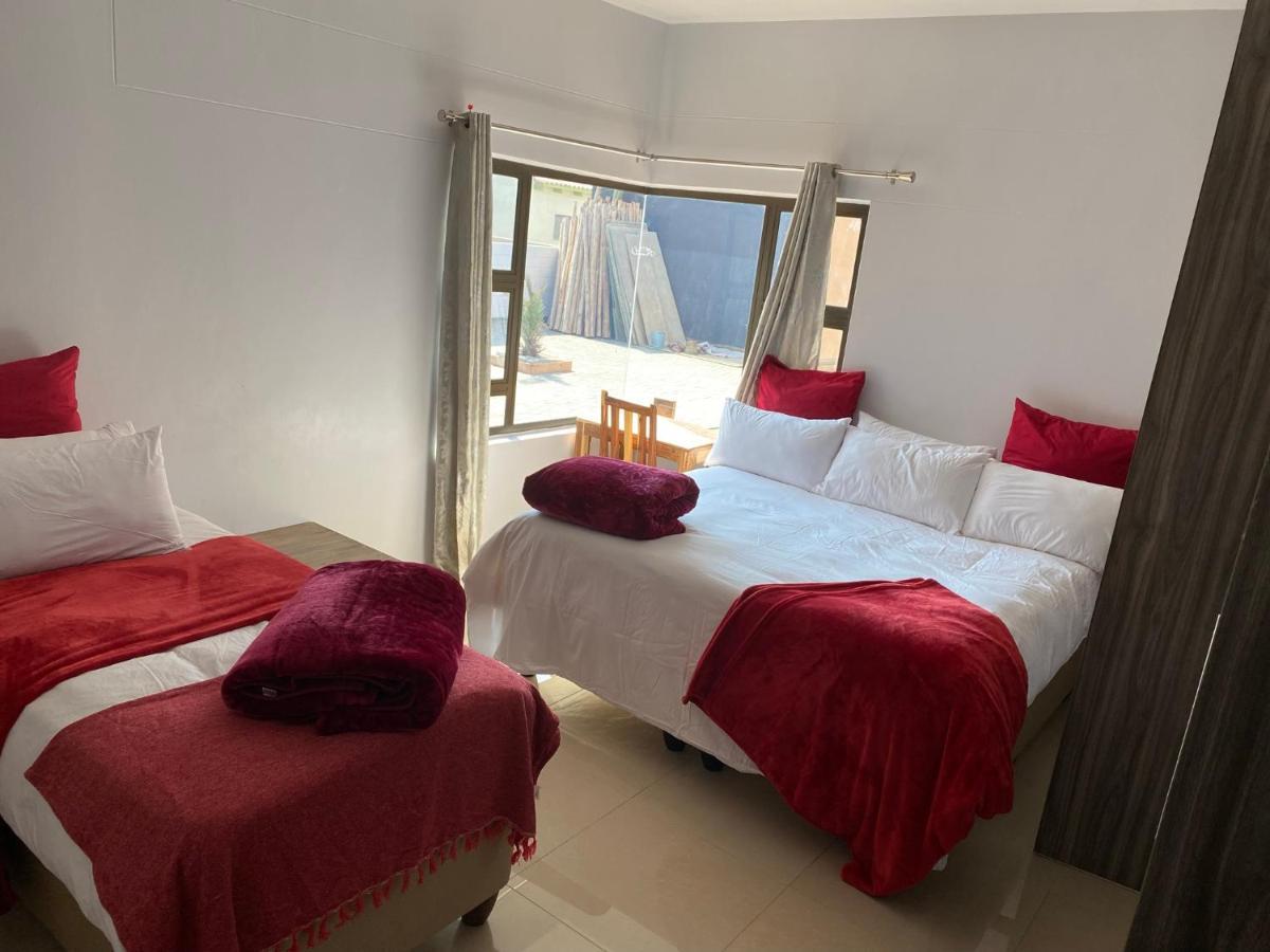 Mukulela Bed & Breakfast Walvis Bay Bagian luar foto
