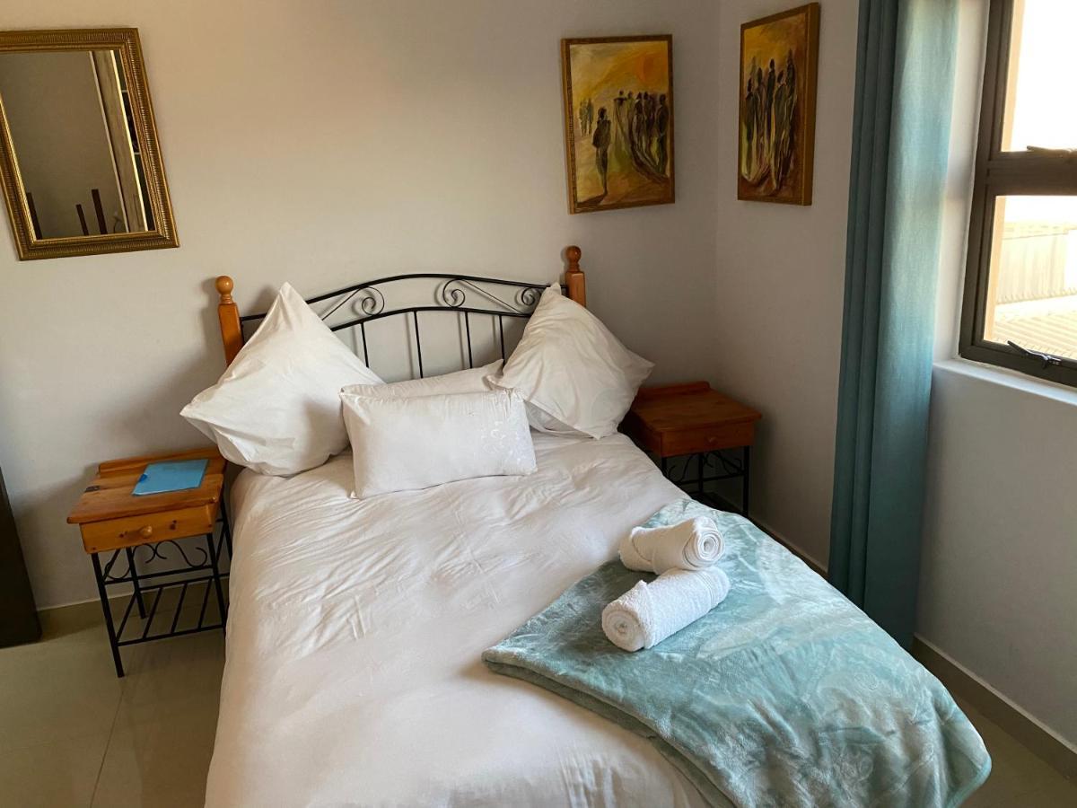 Mukulela Bed & Breakfast Walvis Bay Bagian luar foto